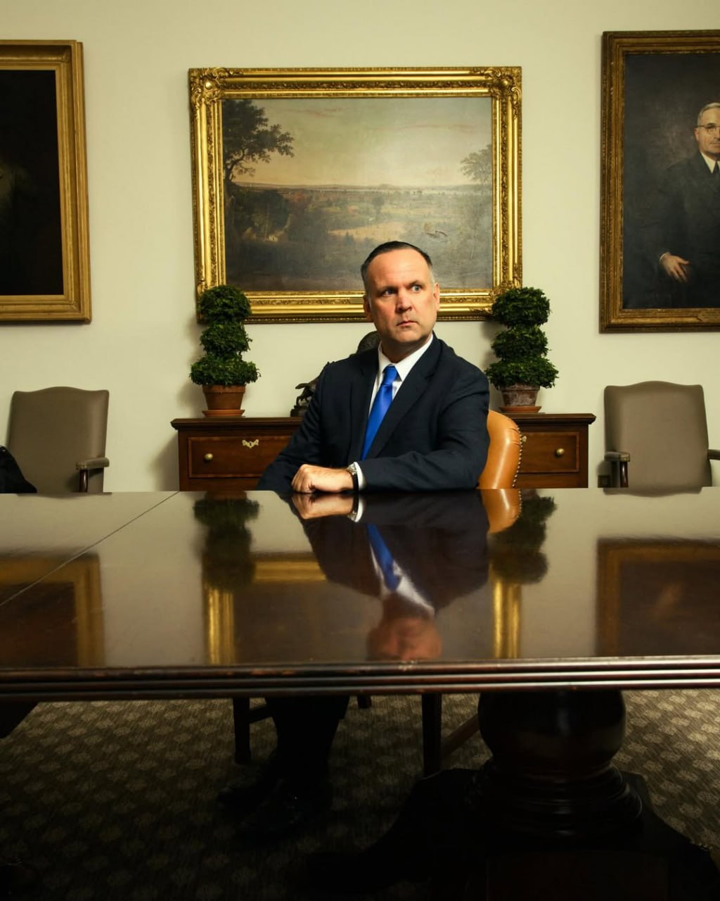 Близко к Белому дому: фотосессия администрации Трампа для Vanity Fair показала ее членов с уязвимой стороны, что не всем пришлось по вкусу Близко к Белому дому: фотосессия администрации Трампа для Vanity Fair показала ее членов с уязвимой стороны, что не всем пришлось по вкусу