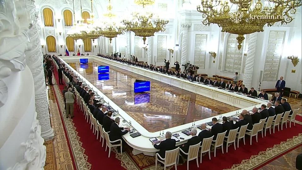 Под председательством Владимира Путина началось заседание Государственного Совета по вопросам подготовки кадров для экономики