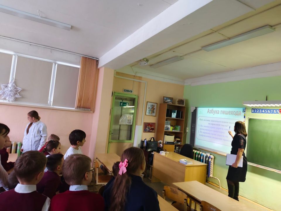 Учащиеся СОШ № 21 города Твери поучаствовали в викторине по Правилам дорожного движения «Правила движения – достойны уважения!»