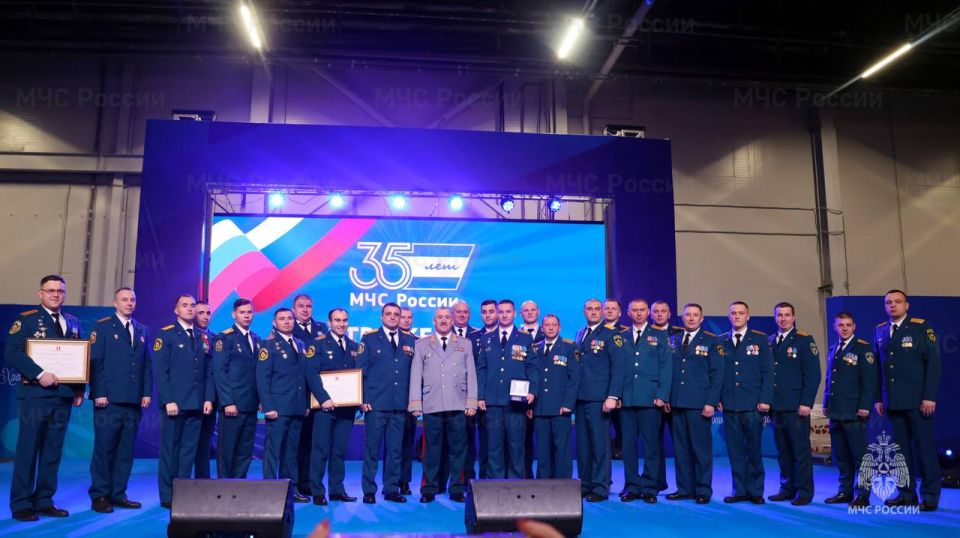 В Тверской области прошел ряд торжественных мероприятий приуроченный ко Дню спасателя и 35-летию МЧС России.