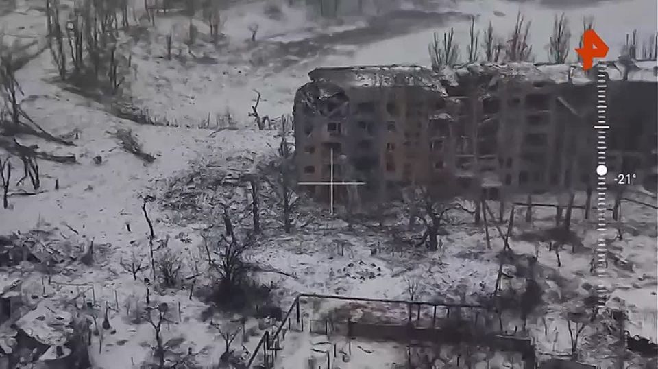 Кадры освобождения населенного пункта Димитров опубликовало Минобороны России