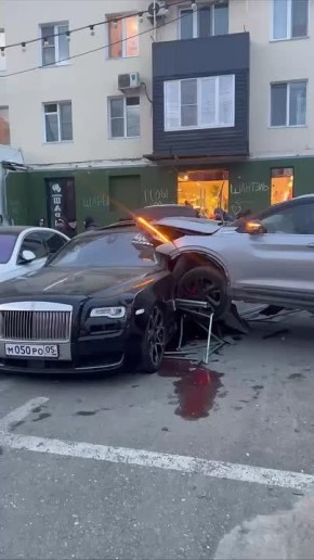 Geely Coolray �������� � �������������� Rolls-Royce � ���������