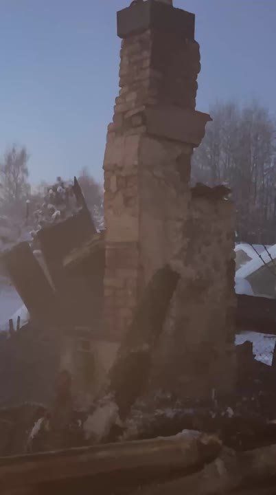 Двое подростков погибли, растапливая в доме печь после новогодней вечеринки в Свердловской области