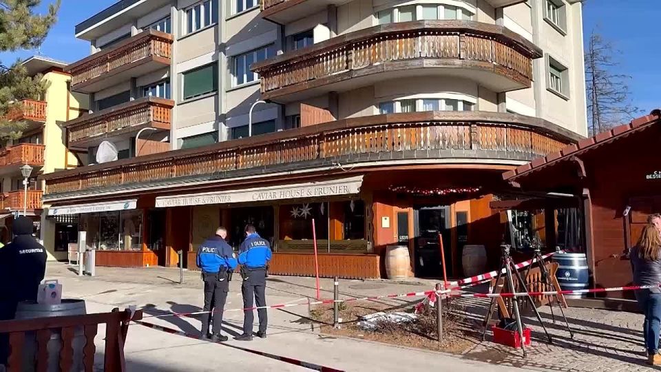 Государственные флаги Швейцарии в Берне приспущены на пять дней в знак траура — 40 человек погибли, до 115 увеличилось число пострадавших, по данным Reuters