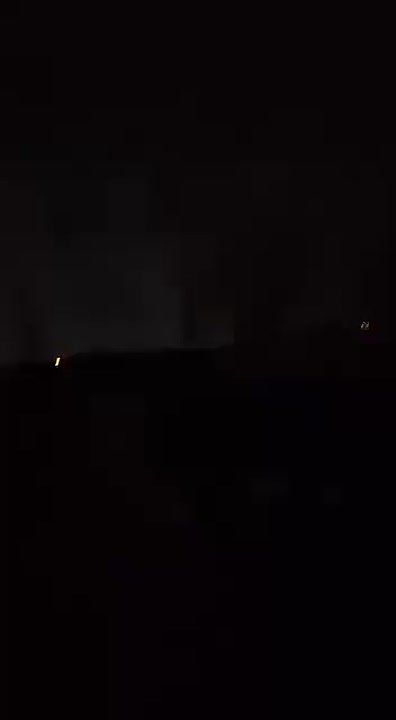 На видео — вертолёты и взрывы в Каракасе