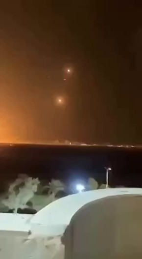 Евгений Попов: Трамп отдал приказ о нанесении ударов по целям внутри Венесуэлы, включая военные объекты - CBS News