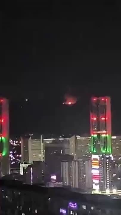 Мощные взрывы в Каракасе. С мест сообщают, что видели в небе сразу несколько вертолётов