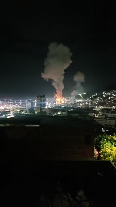 Ещё одно видео удара, как сообщается, по столице Венесуэлы, публикуют в сети