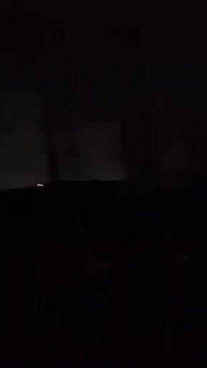 Андрей Клинцевич: Американцы ожидаемо сначала погасили везде свет и пользуясь преимуществом ночи (у них 100% личного состава с пнв) начинают десантную операцию