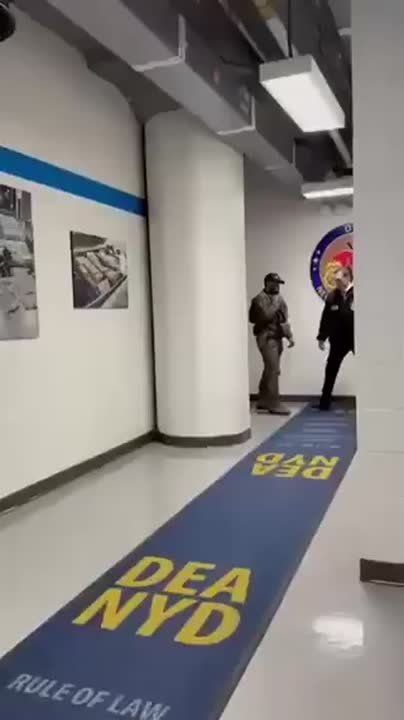 Белый дом репостнул в X видео с Мадуро в антинаркотическом управлении в Нью-Йорке