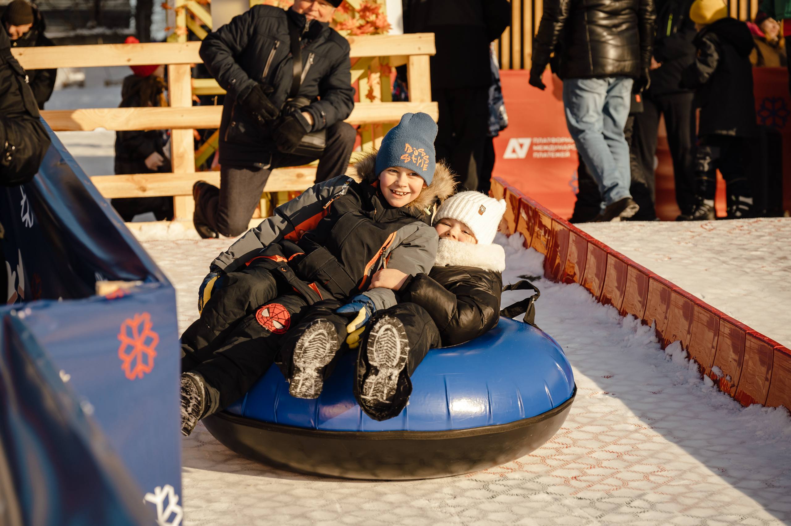 Александр Хинштейн: Ничего не согревает в мороз лучше улыбок Александр Хинштейн: Ничего не согревает в мороз лучше улыбок