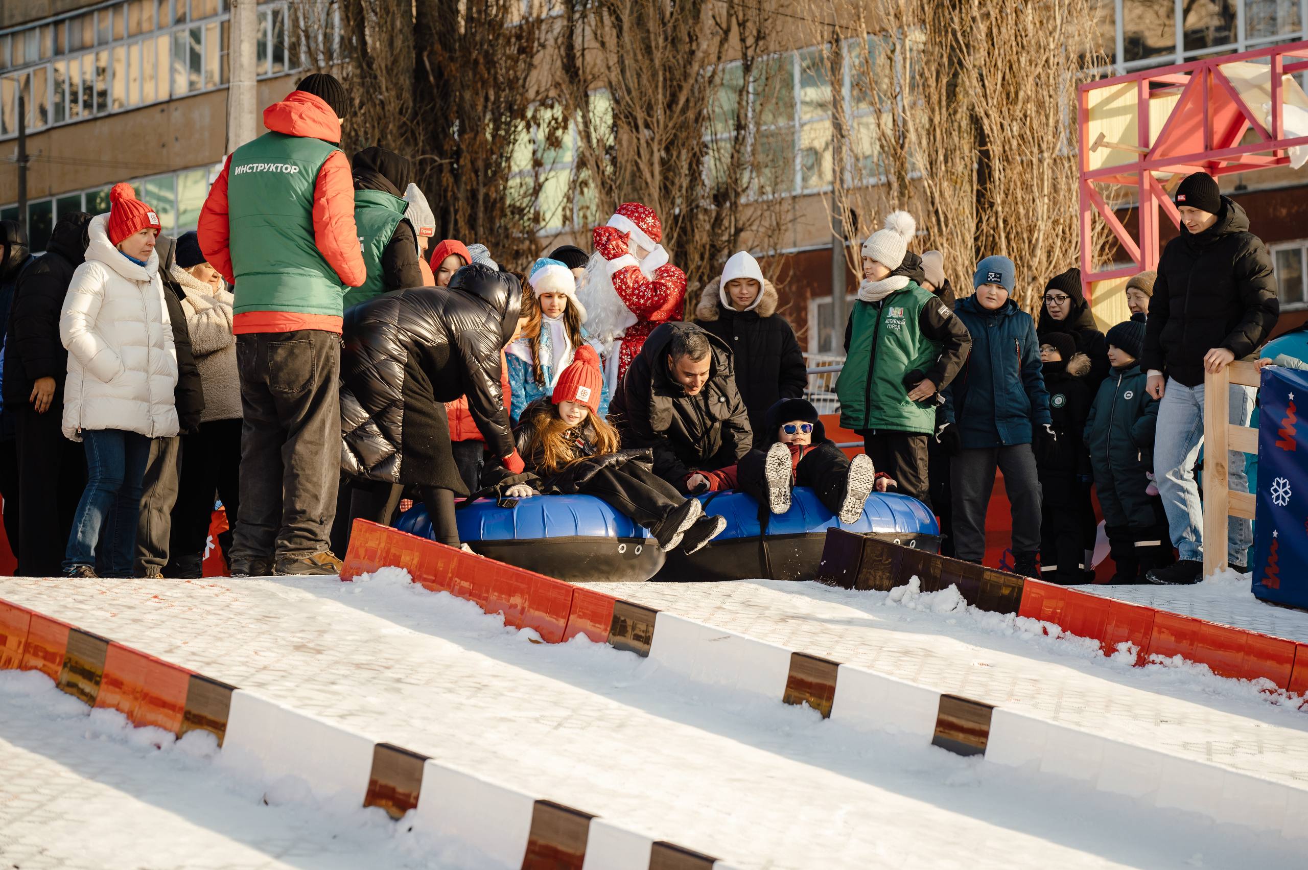 Александр Хинштейн: Ничего не согревает в мороз лучше улыбок Александр Хинштейн: Ничего не согревает в мороз лучше улыбок