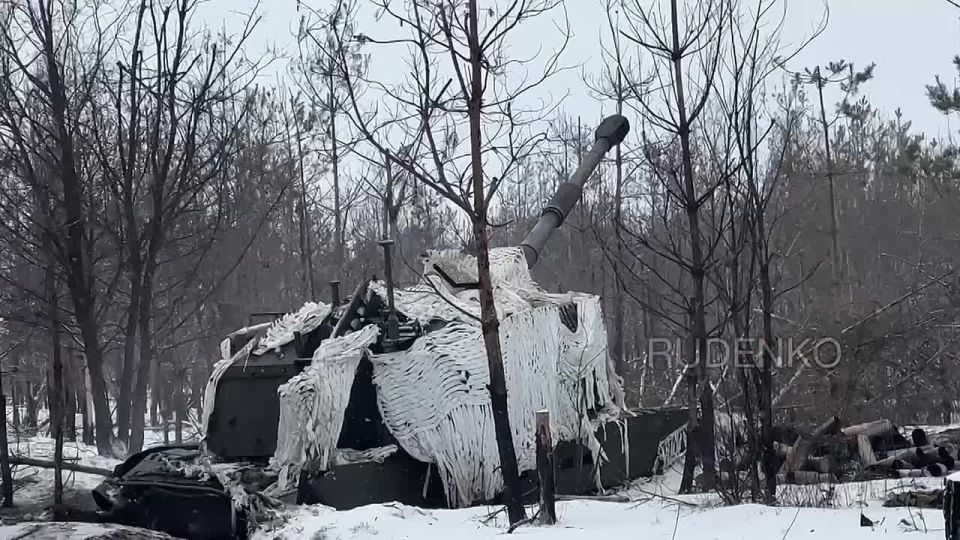 Андрей Руденко: Купянск: артиллеристы уничтожили замаскированные пункты ВСУ, поддерживая штурмовые подразделения
