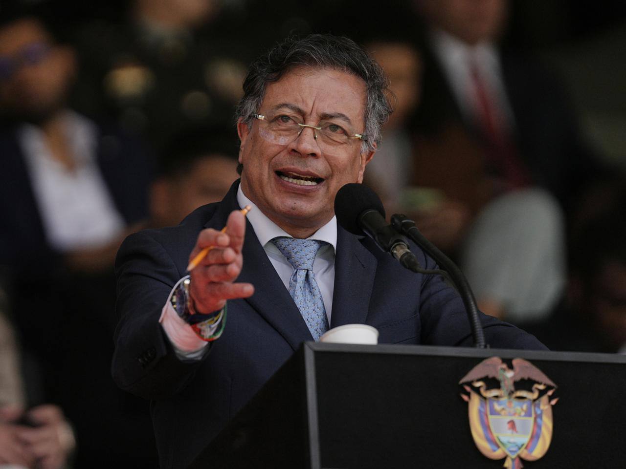 Президент Колумбии заявил, что готов взяться за оружие ради защиты родины от американских солдат