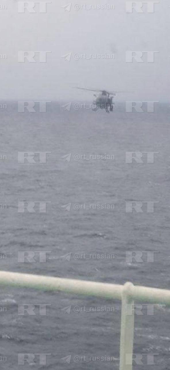 На борт танкера «Маринера», преследуемого береговой охраной США, пытается высадиться десант, сообщает источник RT На борт танкера «Маринера», преследуемого береговой охраной США, пытается высадиться десант, сообщает источник RT