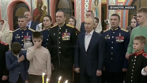 Президент Путин встречает Рождество вместе с военными и их семьями в одном из храмов Подмосковья