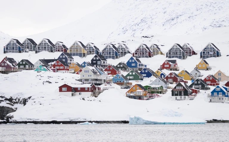 Администрация Дональда Трампа может добиться присоединения к США Гренландии четырьмя способами, сообщает газета The Times