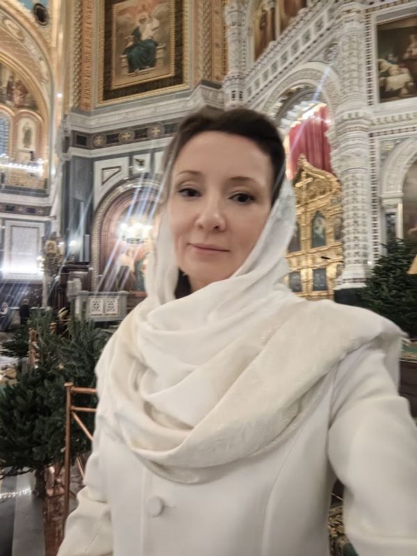 Анна Кузнецова: Торжественная и таинственная Рождественская служба в Храме Христа Спасителя! Слова святейшего Патриарха адресованы каждому сердцу и особое обращение - к родителям