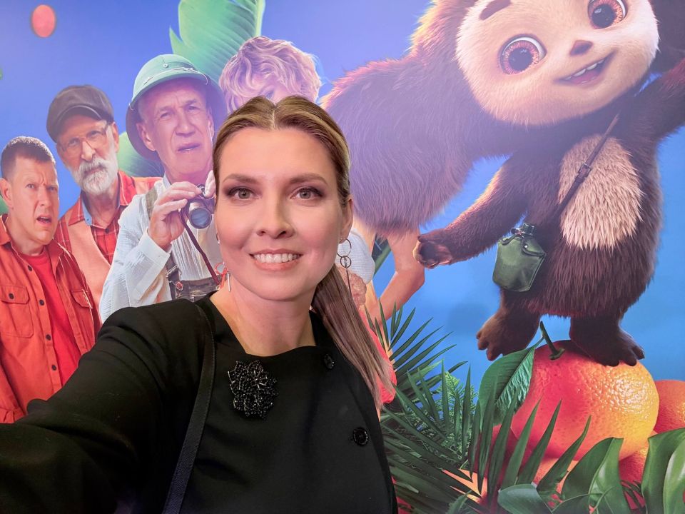 С любопытством слежу за соревнованием кинопремьер и бесконечно радуюсь за нашего Чебурашку!