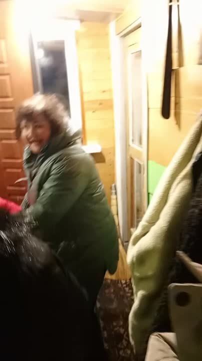 Марина Ахмедова: Вчера жители Белгорода, чтобы поддержать друг друга и отвлечь от обстрелов, проблем со светом, ходили по домам с калядками и поздравленияии