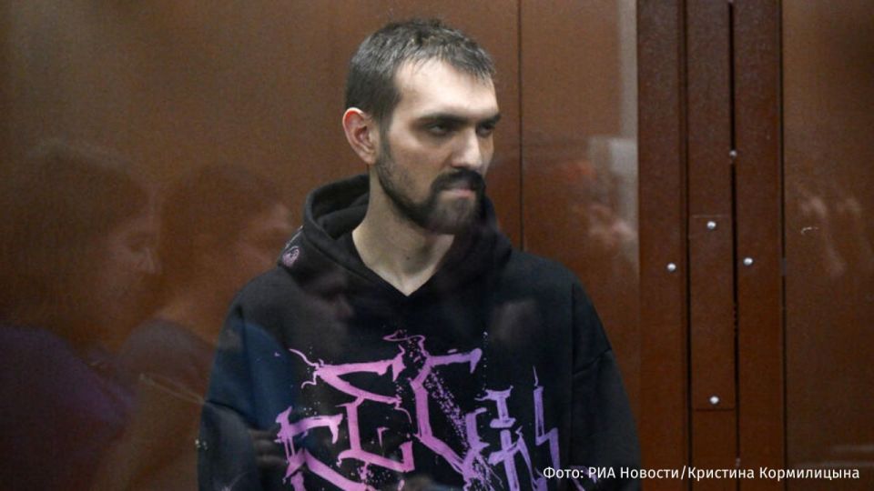 Стендап-комику Артемию Останину* продлили арест по делу об оскорблении чувств верующих и разжигании ненависти к участникам СВО