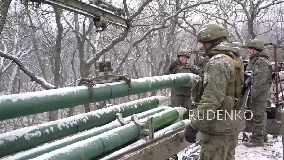 Андрей Руденко: Воины-артиллеристы расчёта РСЗО «Ураган» гвардейской артиллерийской бригады группировки войск «Центр» нанесли массированный площадной удар по району сосредоточения формирований ВСУ