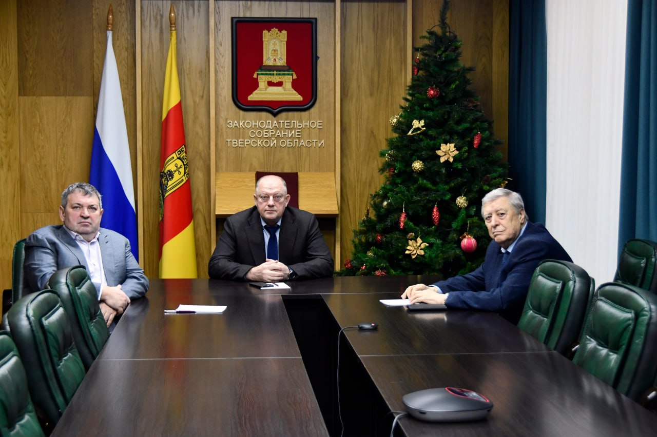 13 января в ГосДуме состоялось первое пленарное заседание десятой сессии VIII созыва 13 января в ГосДуме состоялось первое пленарное заседание десятой сессии VIII созыва