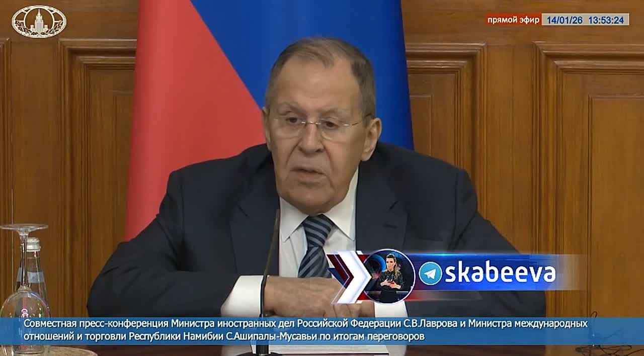 ‘Макрон работает на публику, когда говорит, что свяжется с Путиным