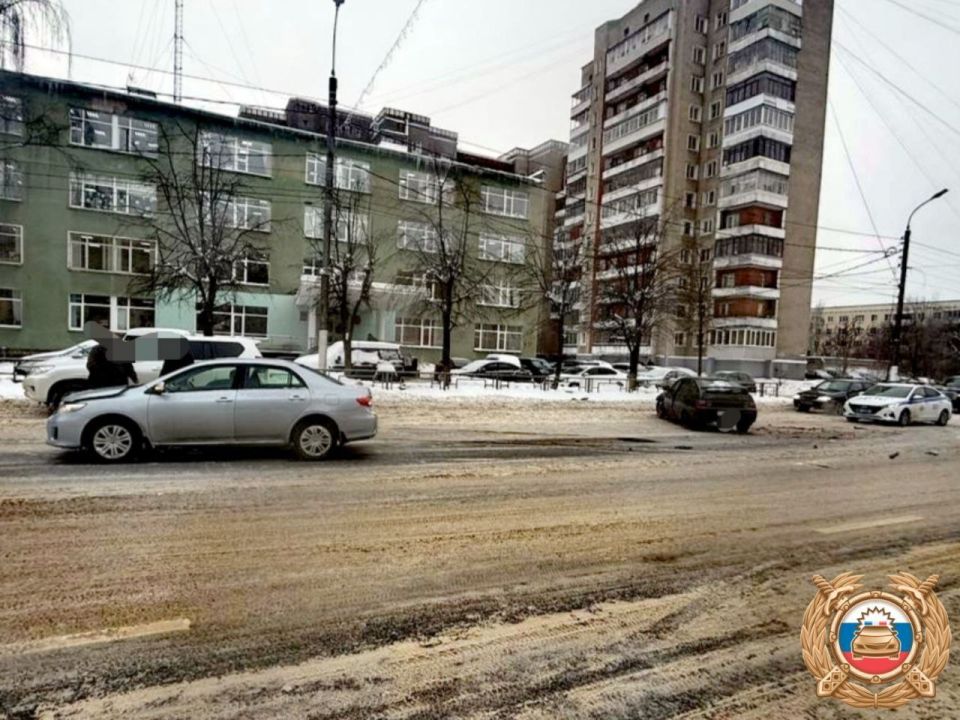 В Твери в результате ДТП водитель получил травмы и был доставлен в медицинское учреждение