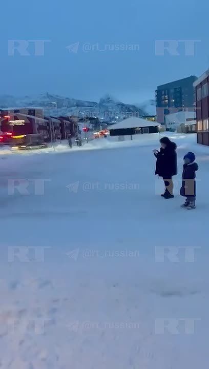 Специально для подписчиков RT россиянка сняла видеоэкскурсию по центру главного города Гренландии