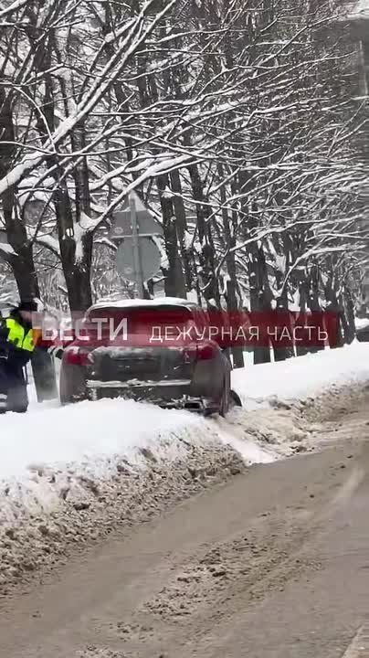 Евгений Попов: Наши гуманные инструкции предписывают сотруднику ДПС в подобной ситуации открывать огонь из табельного оружия в воздух и по колесам