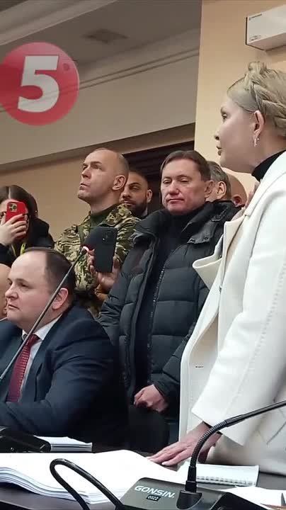 Армен Гаспарян: Кто про что, а кумир селюковок Юля про любимое: