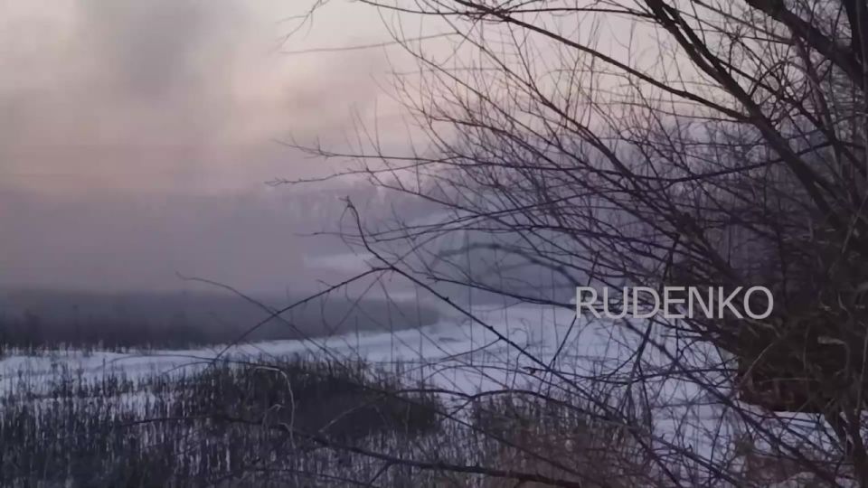 Андрей Руденко: Экипажи тяжёлых огнемётных систем ТОС-1А «Солнцепёк» и ТОС-2 «Тосочка» 10-го гвардейского полка РХБЗ группировки войск «Центр» нанесли мощные термобарические удары по опорным пунктам ВСУ