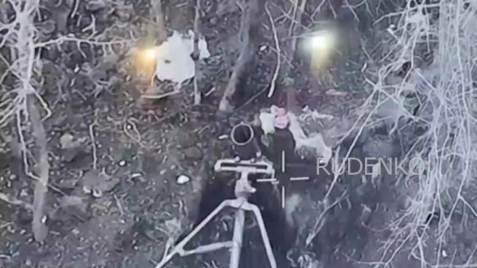 Андрей Руденко: Расчёты БПЛА войск беспилотных систем группировки войск «Днепр» уничтожили миномёт и до отделения пехоты ВСУ на правом берегу Днепра в Херсонской области