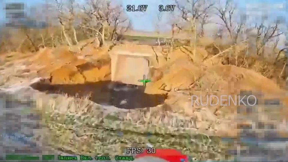 Андрей Руденко: В Запорожской области операторы БпЛА войск беспилотных систем группировки «Восток» уничтожили самоходную артиллерийскую установку «Богдана» противника