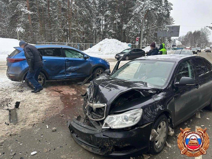 Машина всмятку: под Кимрами произошло ДТП с пострадавшей