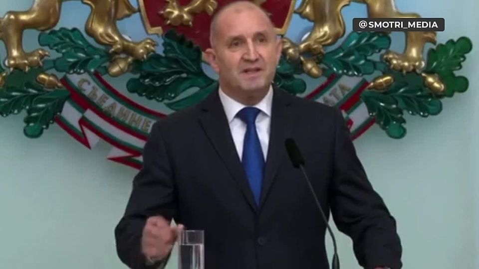 Президент Болгарии Румен Радев объявил, что подаст в отставку во вторник