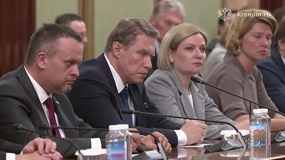 Евгений Попов: Важное решение. Отдавать ключи дольщикам застройщикам придется вовремя