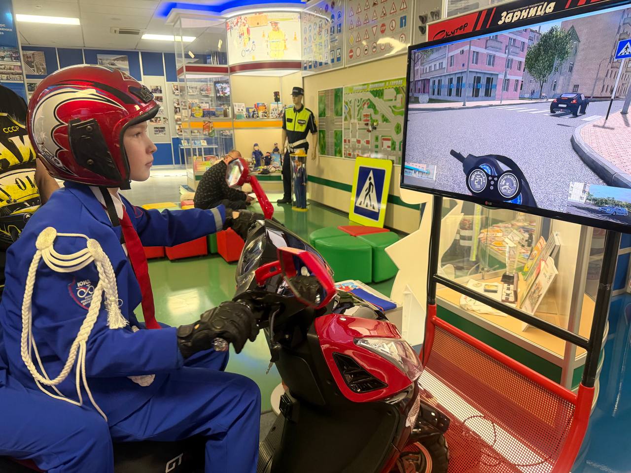 Тверские ЮИДовцы в гостях у истории: от «Дороги жизни» до современной службы ГАИ Тверские ЮИДовцы в гостях у истории: от «Дороги жизни» до современной службы ГАИ