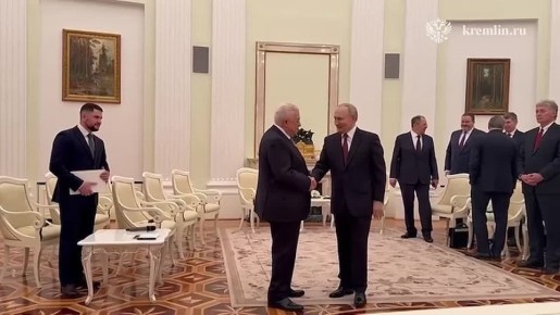 В Кремле стартовали переговоры Владимира Путина с Президентом Государства Палестина Махмудом Аббасом