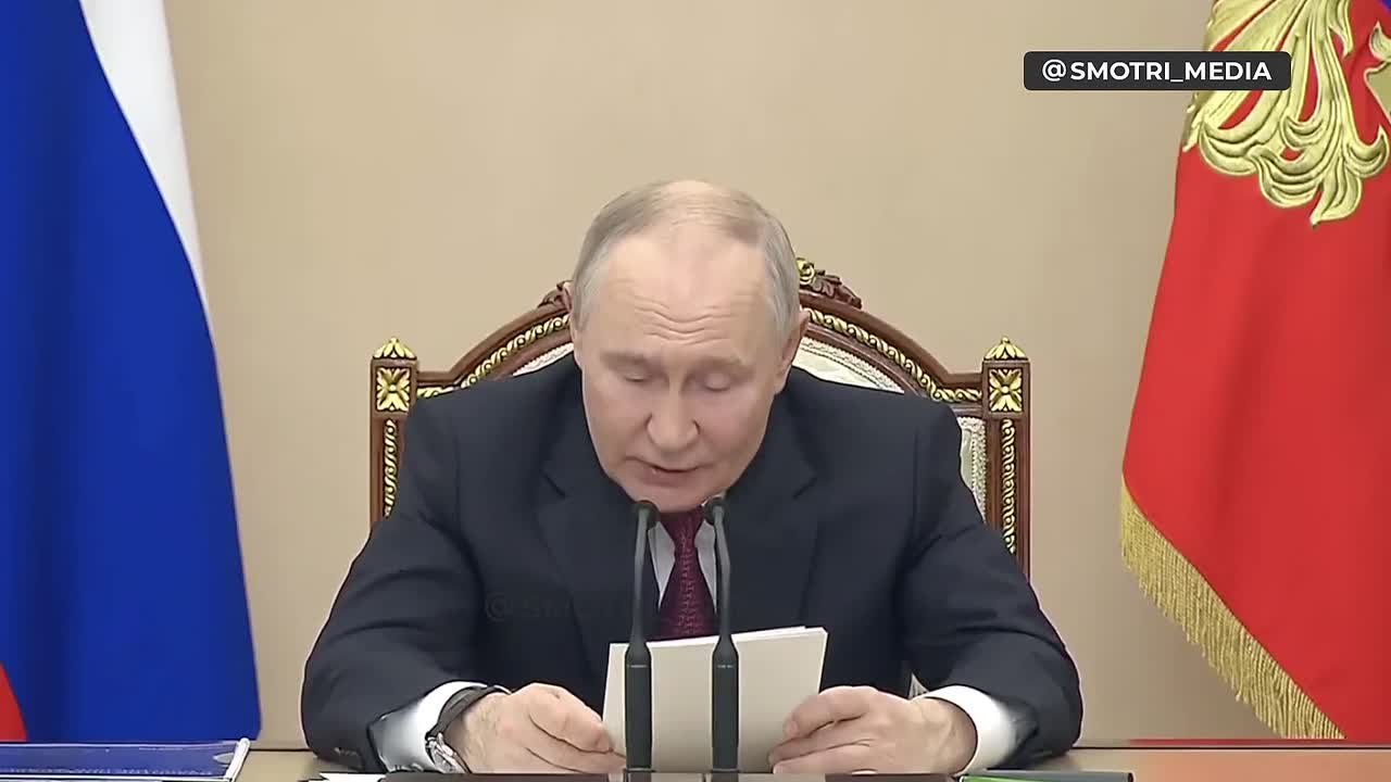 Владимир Путин проводит совещание по вопросам отечественной электронной промышленности