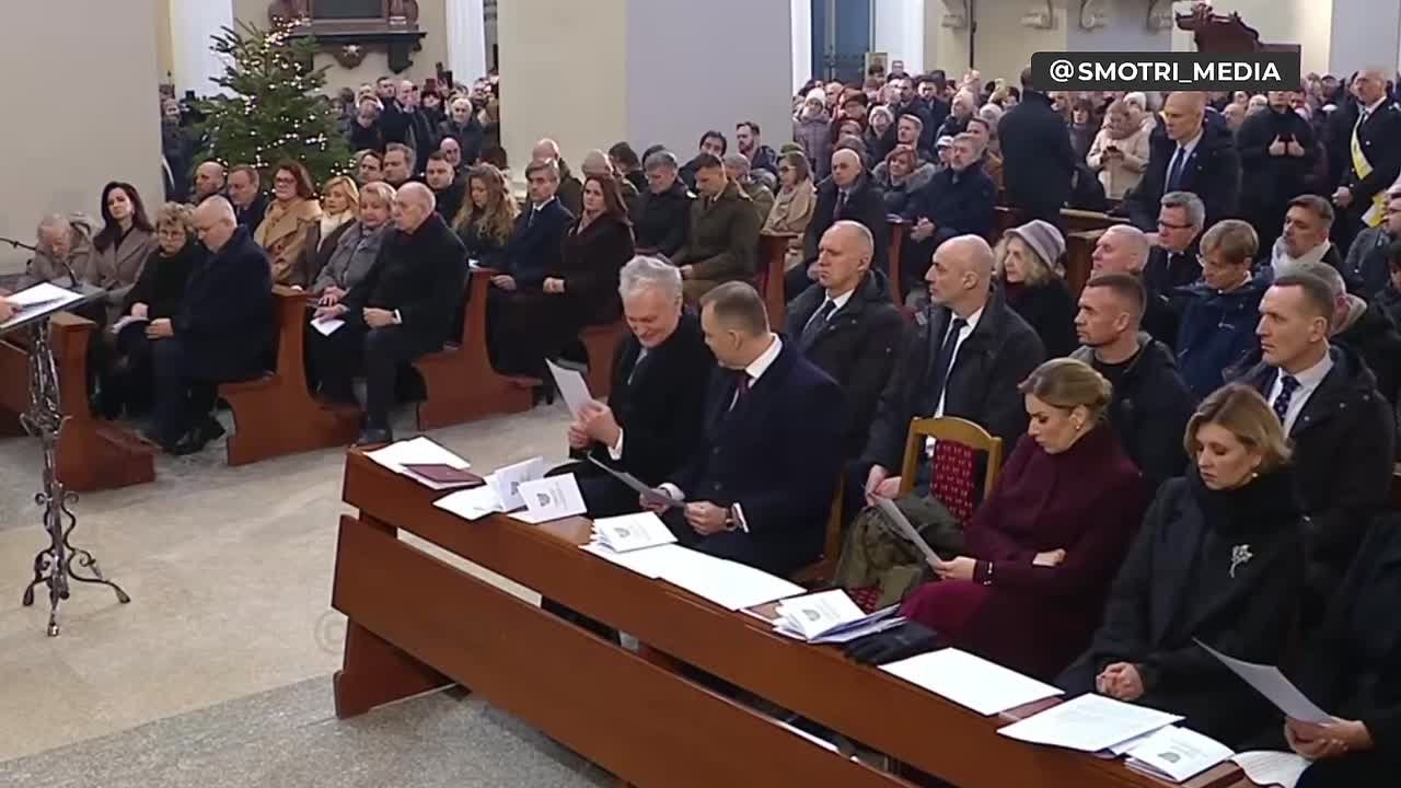 Белому шпицу Лукашенко дано больше прав, чем народу Белоруссии — Зеленский