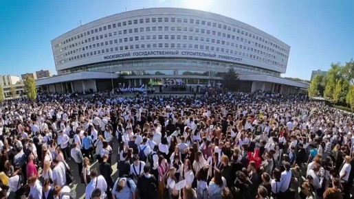 Марат Хуснуллин: Поздравляю с праздником всей учащейся молодежи, с Днем российского студенчества – Татьяниным днем!