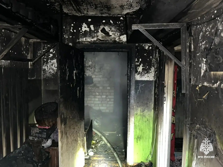 В МЧС назвали причину пожара в многоэтажке в Старице