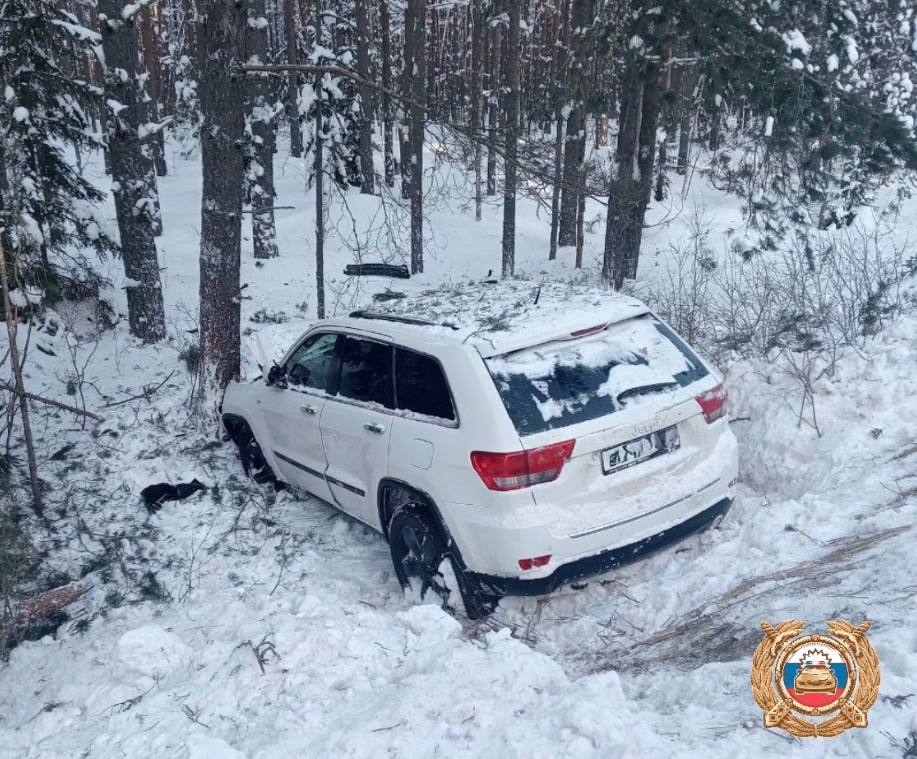 В Тверской области водитель потерял управление и улетел в канаву, есть пострадавшие