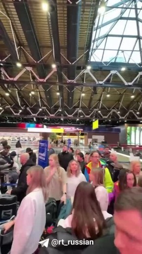 В московских аэропортах объявляют, что время регистрации на рейсы увеличено по техническим причинам