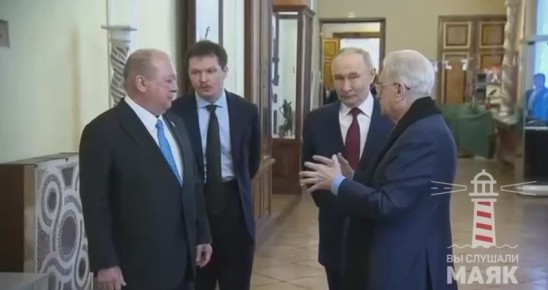 Султан Ибрагим попросил рассказать как во время массированных бомбардировок Ленинграда удалось сохранить коллекцию Эрмитажа