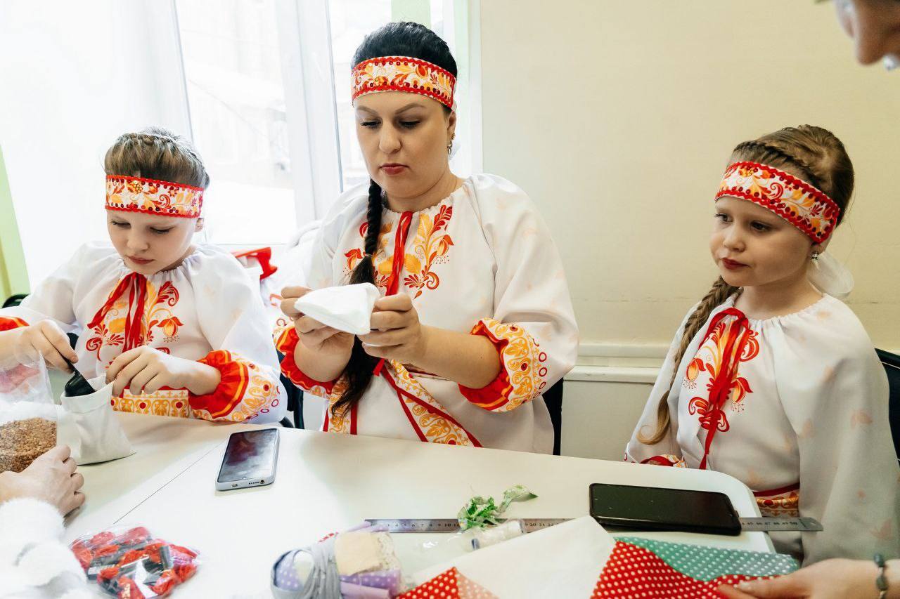 В Нижнем Новгороде прошел конкурс «Коса — России краса», воспевающий женскую красоту и традиции В Нижнем Новгороде прошел конкурс «Коса — России краса», воспевающий женскую красоту и традиции