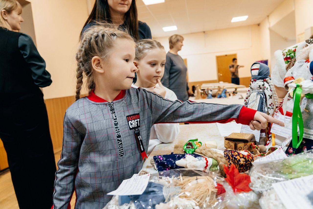 В Нижнем Новгороде прошел конкурс «Коса — России краса», воспевающий женскую красоту и традиции В Нижнем Новгороде прошел конкурс «Коса — России краса», воспевающий женскую красоту и традиции