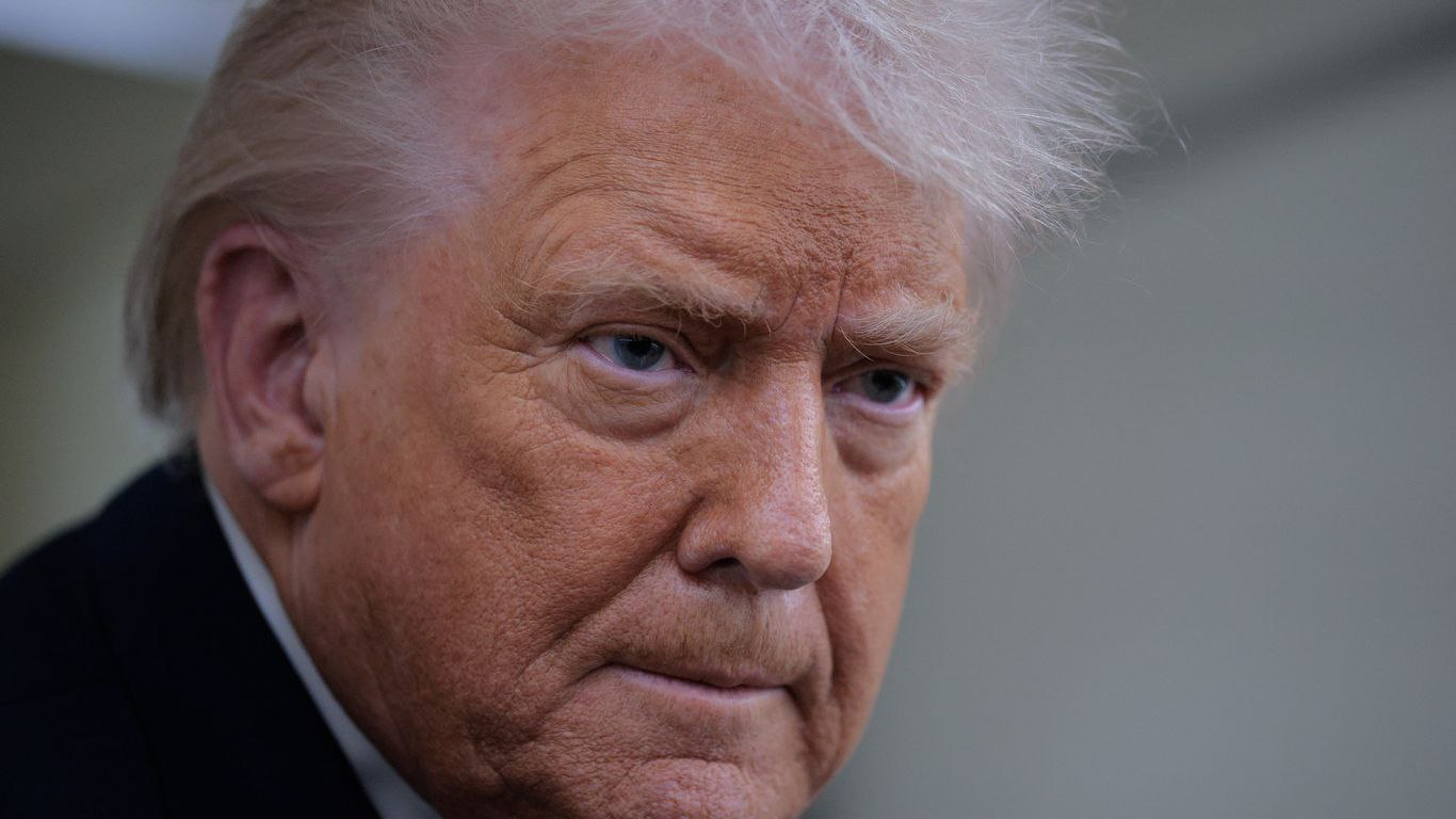 Андрей Клинцевич: Белый дом капитулирует в гражданской войне? Команда Трампа резко сдаёт назад в своём противостоянии с демократами в Миннесоте